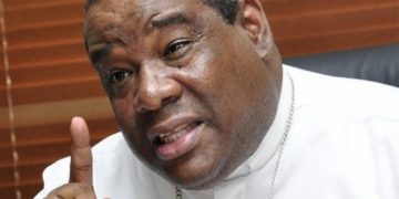 Obispo critica «festival» de préstamos