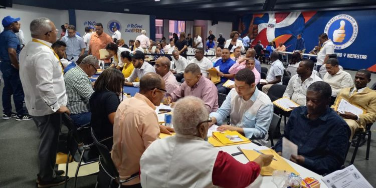 Más de 4,000 inscribieron precandidaturas en el PRM