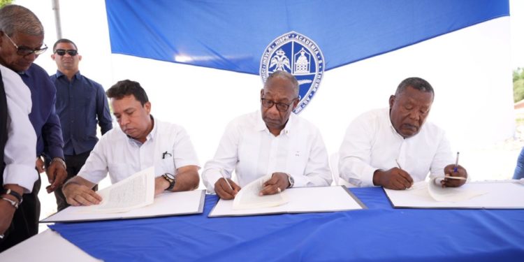 Empresario dona terrenos a la UASD en Jimaní