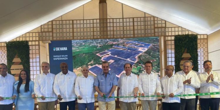 Abinader encabeza inauguración de proyecto solar
