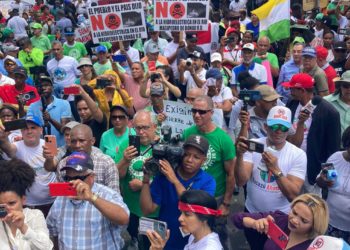 Llaman a movilizarse contra «abusos» del gobierno