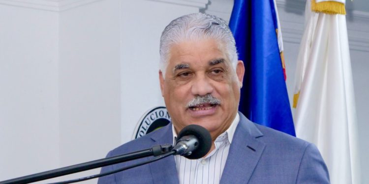 Miguel Vargas: «gobierno insiste en mentir sobre eficiencia y transparencia en inversión pública”