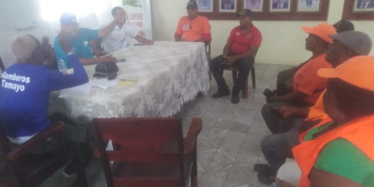 Tamayo y Vicnte Noble observan a Franklin