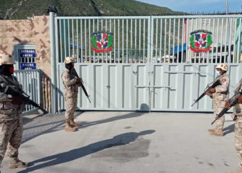 Dentro y fuera «presionan» gobierno para que reabra frontera