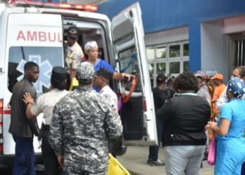 Llevan lesionados en choque de trenes a hospitales