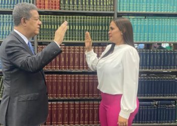 Leonel Fernández juramenta en la FP a Ninorca Coco