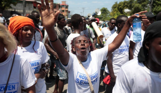 Contra RD y dimisión de Henry protestan en Haití