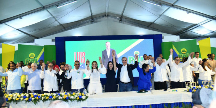 PAL proclama a Abinader