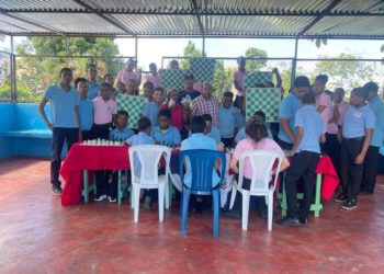 INEFI imparte Simultánea de Ajedrez