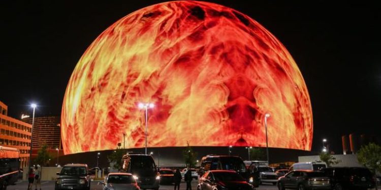 4 datos de la gigantesca esfera inaugurada en Las Vegas