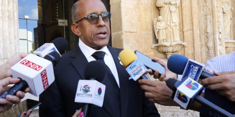 Instituciones someten planes de mejoras a Contraloría