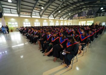 Ucateba «pare» nuevos profesionales