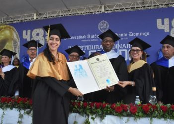 UASD gradúa 3,547 nuevos profesionales