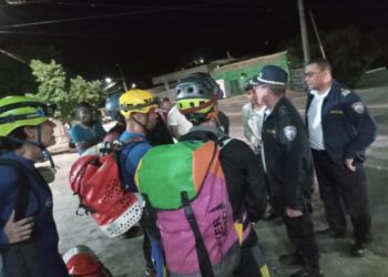 Rescatan españoles esta madrugada en loma de Barahona
