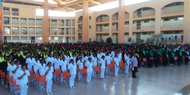 Escuelas Vocacionales anununcia graduación en el Sur