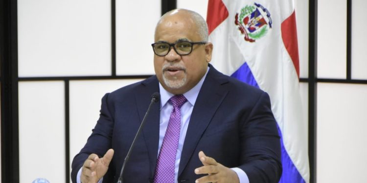 Abinader designa hermano de Guido en Promipyme