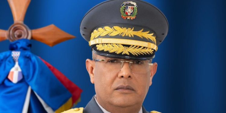 Abinader designa a Guzmán Peralta director general PN