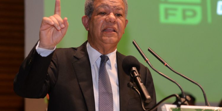 El líder del partido Fuerza del Pueblo, Leonel Fernández, calificó como un “descuido incalificable” el apagón nacional