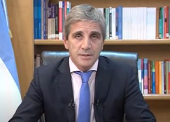 Plan de ajuste de Milei en Argentina: Devaluación del peso al 50 % y quitar de subsidios a tarifas