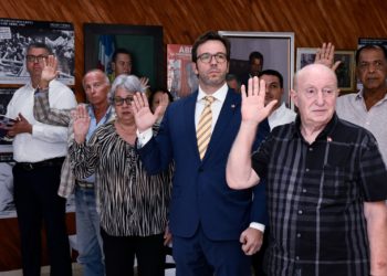 27 extranjeros otienen nacionalidad dominicana