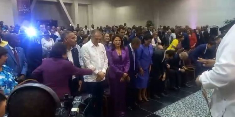 Con «victores» Reciben a Peralta en el PLD