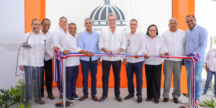 Inauguran carretera Barahona – Enriquillo