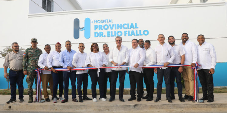 Inauguran remozado hospital de Pedernales