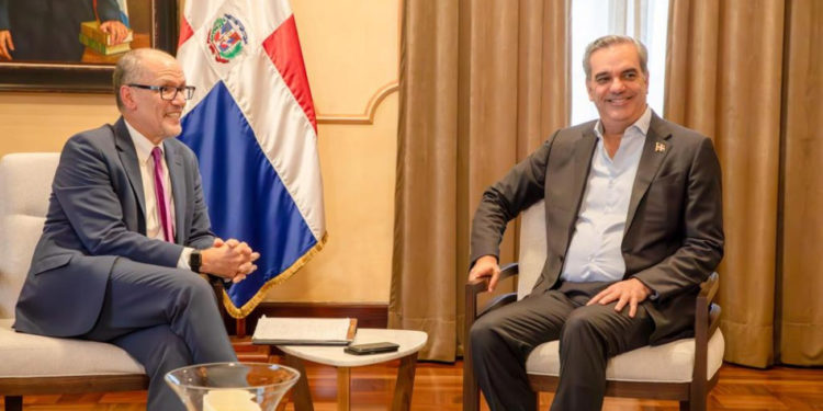 Abinader se reúne con Tom Pérez