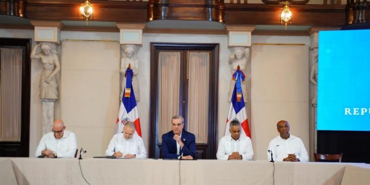 Firma de acuerdo con gobierno «divide» movimiento ambiental