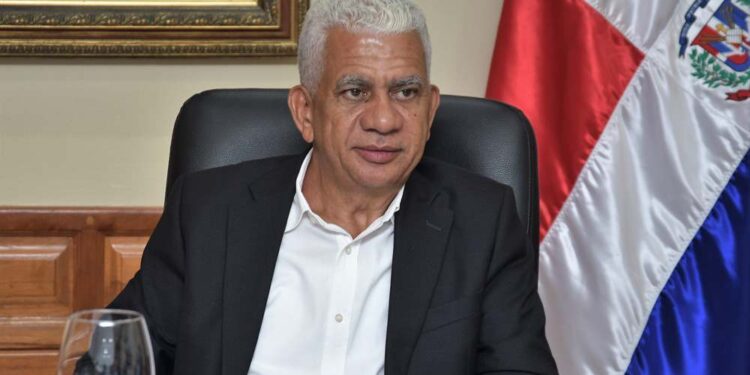 AHORA: SENADOR RICARDO DE LOS SANTOS DENUNCIA AGRESIÓN A MIEMBROS DEL PRM EN FANTINO