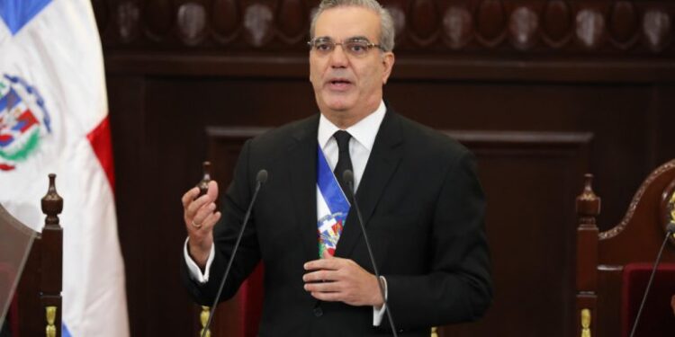 Abinader dispone ascenso en entidades militares