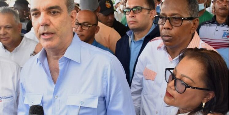 Abinader califica de “hito histórico” servicio de los Comedores