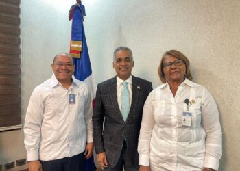 Director UASD Pedernales y gobernadora se reúnen con ministro de la presidencia