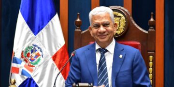 Ricardo de los Santos dice que aumento del marbete estaba en proyecto anticrisis