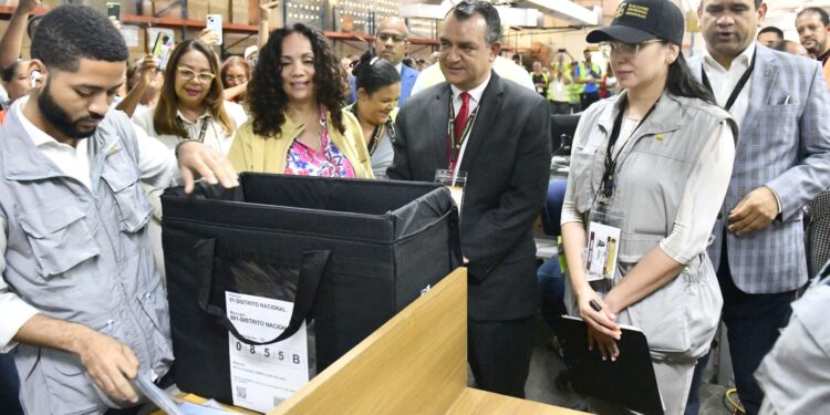 JCE termina producción kits electorales