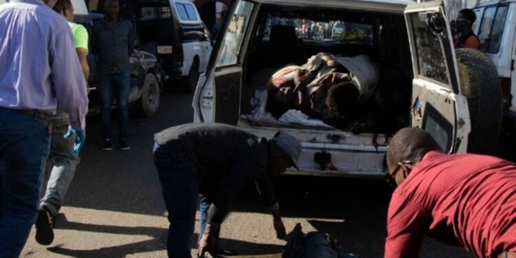 Cadáveres por doquier en Puerto Príncipe