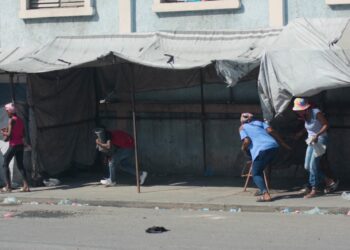 Calculan que se fugaron 2,696 presos de principal prisión de Haití