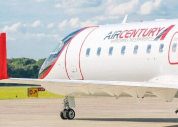 RD cierra espacio aereo con Haití