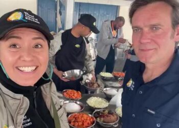 Mueren 7 trabajadores humanitarios de una ONG que repartía comida en Gaza