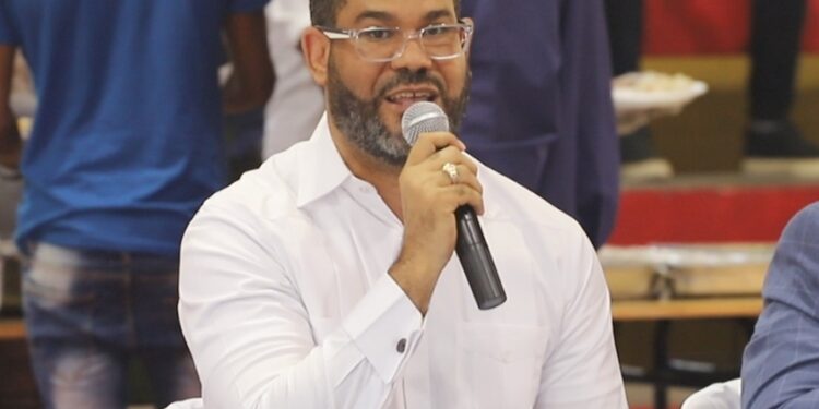 Piden a padres de Neyba enviar a sus hijos e hijas a la escuela