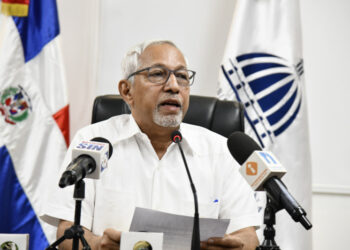 Ministro opta por confrontar con la ADP