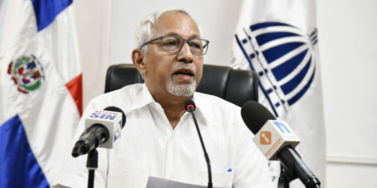 Ministro opta por confrontar con la ADP