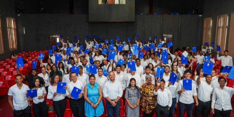 Culmina diplomado de emprendimiento