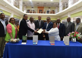 Más libros para biblioteca UASD Recinto Barahona