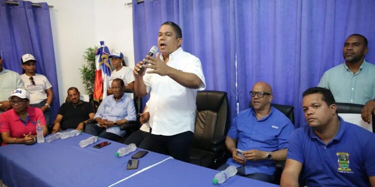 Moisés afirma PRM ganaría senaduría en Barahona