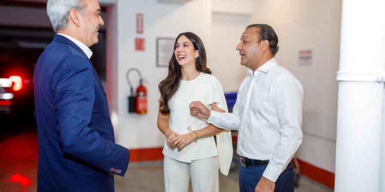 Abel recibió en su casa de la capital a Abinader