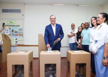 Abinader logra reelección