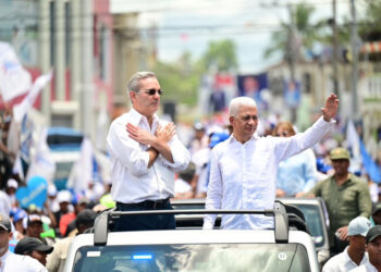 Abinader encabeza concentración en Barahona, caravanas en Azua y Cotuí