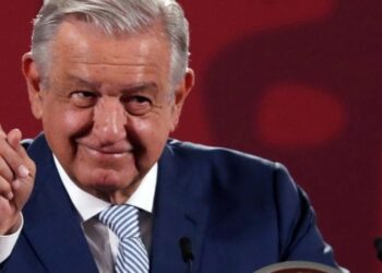 Amlo no baja del 75 % de popularidad