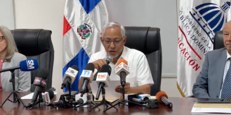 Minerd aumenta 8% a profesores